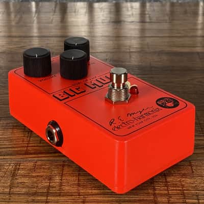 Electro-Harmonix EHX Big Muff Pi 2 Dual OP-AMP Fuzz Guitar Effect Pedal image 3