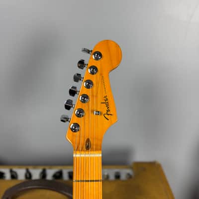 Fender American Ultra Stratocaster 2022 - Texas Tea image 2