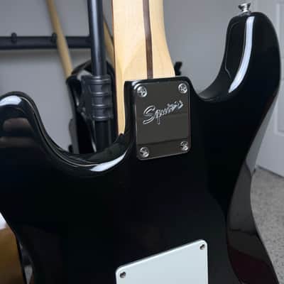 Squier Affinity Series Stratocaster with Maple Fretboard 2001 - 2018 - Black image 6