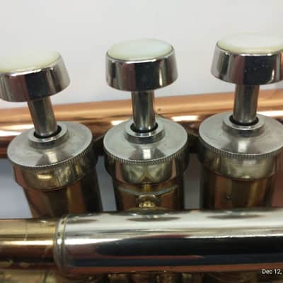 Conn DIRECTOR 1956 - lacquered brass with coprion (copper) bell tube and nickel top and bottom caps image 8