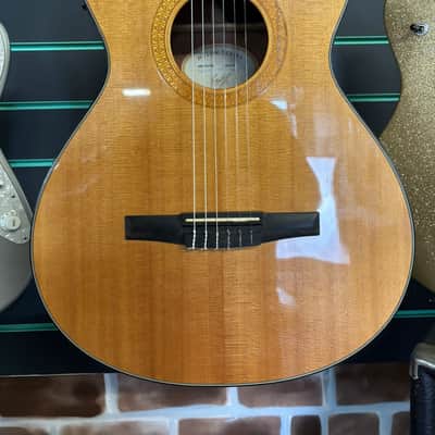 Taylor NS-32ce Gloss Natural 2002 Classical Electro-Acoustic Guitar image 3