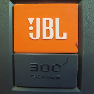 JBL EON 300 Series 315 280-Watt 15" Two Way Powered Portable Speaker image 5