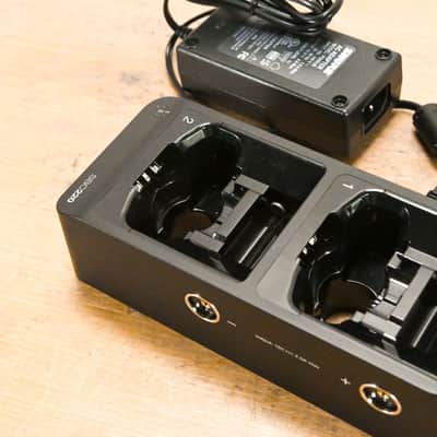 Shure SBC220 Networked 2-Bay Battery Charger CG011WR image 6