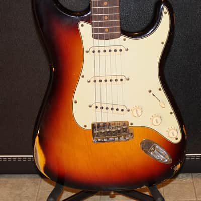 Fender Custom Shop 1963 Stratocaster Relic 3-Tone Sunburst image 2