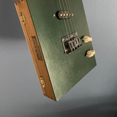 Taconic #221 String Electric Cigar Box Mandolin - Padron Damaso - Sherwood Green - Video image 13