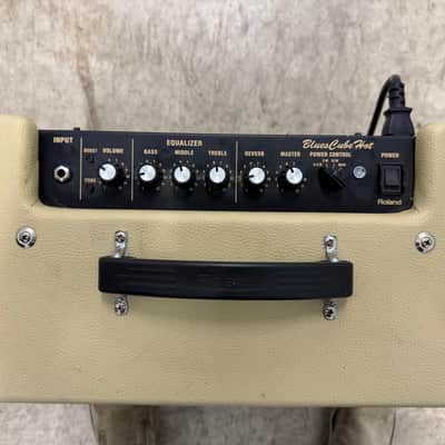 Roland Blues Cube Hot 30-Watt 1x12" Guitar Combo 2016 - Present - Vintage Blonde image 3