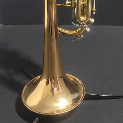 Conn 1050B Trumpet ,Hard case& mouthpiece Clear Lacquer image 14