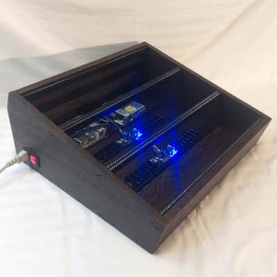 9U / 84hp Eurorack case EVA • Dark oak • Threaded strips • Powered Bild 8