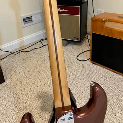 Fender Deluxe Roadhouse Stratocaster with Maple Fretboard 2016 - 2021 - Classic Copper image 6