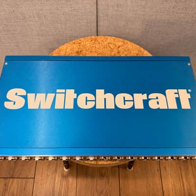 Switchcraft PT8FX8MX2DB25 8 Male x 8 Female XLR Patchbay - Blue image 2