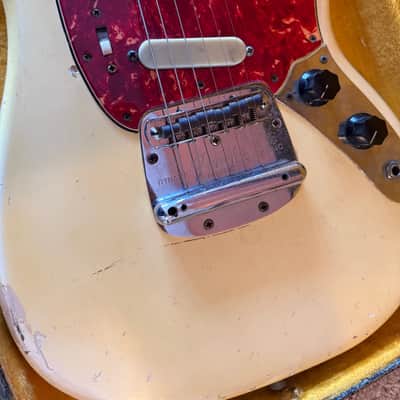 Fender Mustang Guitar with Rosewood Fretboard 1964 - 1969 - Olympic White image 4