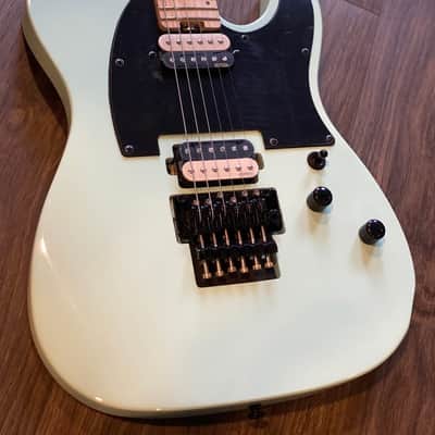 SchecterSchecter Sun Valley Super Shredder PT FR in Seafoam Green image 2