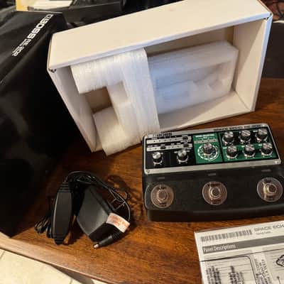 Boss RE-202 Space Echo 2022 - Present - Black / Green image 2