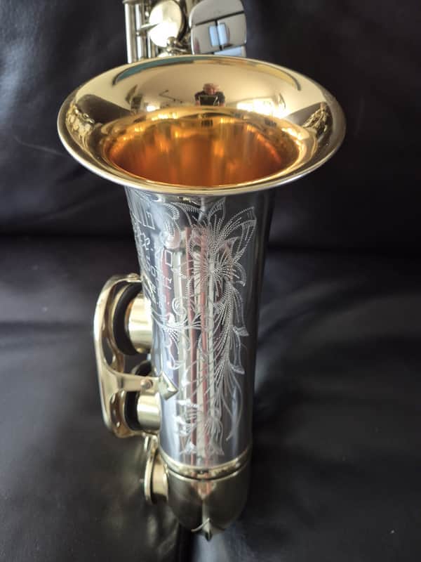 King Super 20 Silver Sonic Alto saxophone 1963 - Original lacquer image 1