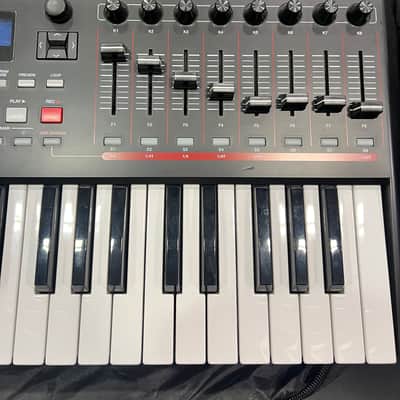 Akai MPK249 2014 - Present - Black image 3