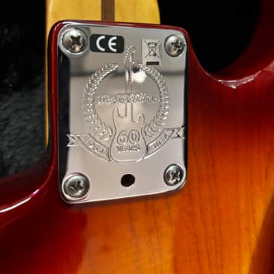 Fender American Standard Stratocaster with Maple Fretboard 2014 - Sienna Sunburst image 3