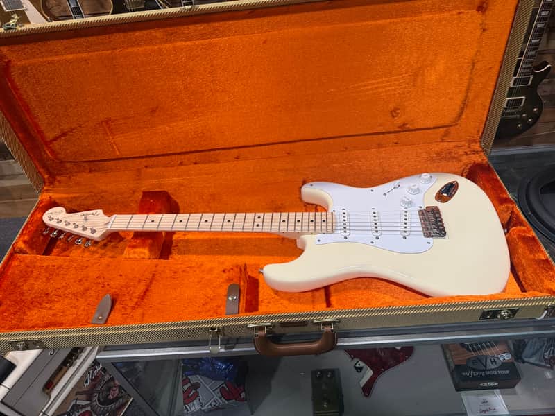 Fender Eric Clapton Artist Series Stratocaster with Vintage Noiseless Pickups 2001 - Present - Olympic White image 1
