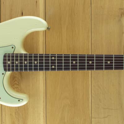 Fender Custom Shop Roasted 62 Strat Journeyman Relic Vintage White CZ552258 image 1