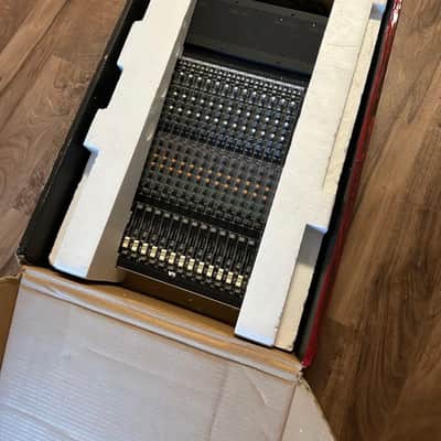Mackie Onyx 1640i 16-Channel FireWire Recording Mixer 2012 - Metal image 2