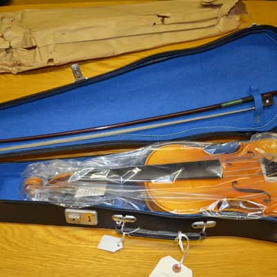 Violin 3/4 with case and bow Brand new image 1
