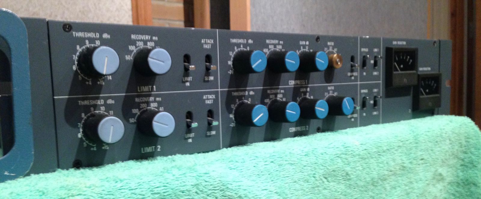 Neve 33609 C Stereo Compressor / Limiter | Reverb