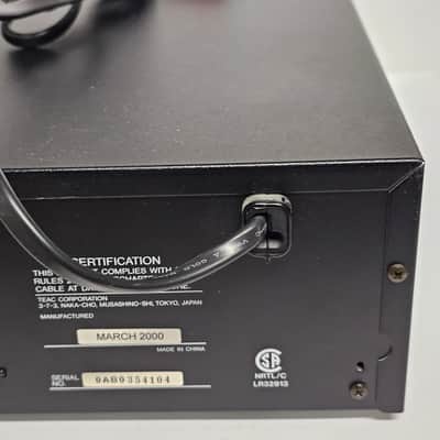 TEAC PD-D2700 5-Disc Compact Disc Player – 2000 – With RCA Cable image 8