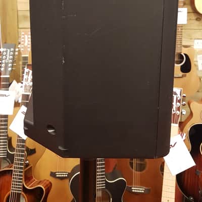 Yamaha  Stagepas 300 portable PA system image 8