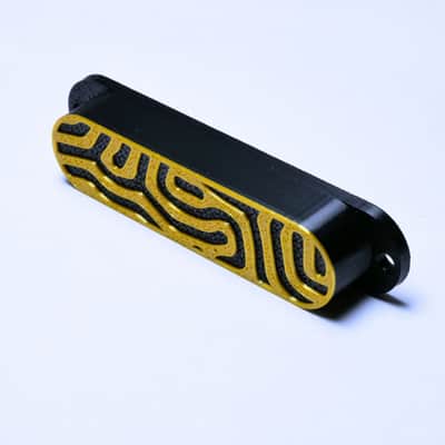 Custom Single Coil Pickup Covers (No Holes) Set of 3 - Black/ Gold-Honeycomb image 5