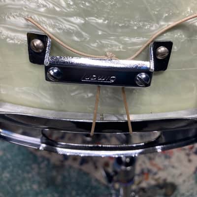 Ludwig - 14x5" 3 Ply Classic, 8-Lug Snare Drum 1976 - White Marine Pearl image 8