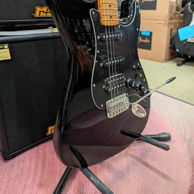 Immagine Squier Classic Vibe 70s Stratocaster HSS MN - Black - 3