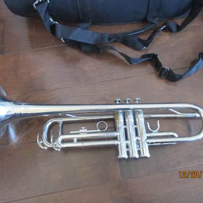 Conductor brand trumpet with case and mouthpiece.  Silver image 4