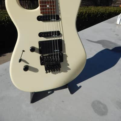 Charvel Model 3 Lefty 1988 - White Left Handed image 2
