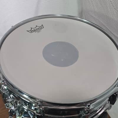 Ludwig No. 410 Super-Sensitive 5x14" 10-Lug Aluminum Snare Drum with Pointed Blue/Olive Badge 1969 - 1979 - Chrome-Plated image 2