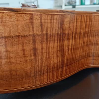 AS NEW Lowden O35 Acoustic Guitar: gorgeous in looks, sound, volume and sustain. image 13