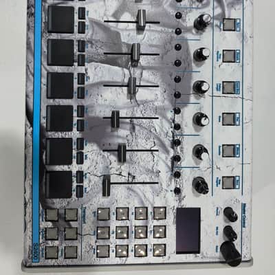 Isla Instruments S2400 Desktop Sampler 2019 - Present - Black with removable Vinyl Pete Rock Skin image 8
