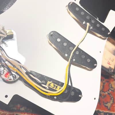 RARE 1987 Fender Japan ST-33M … MEDIUM SCALE LENGTH Stratocaster ... mythical “E-Serial” Era … 24.75" inch Stratocaster = GIBSON feel & Snap)+ Gotoh Magnum Locking Tuners + Fender GIGBAG image 11