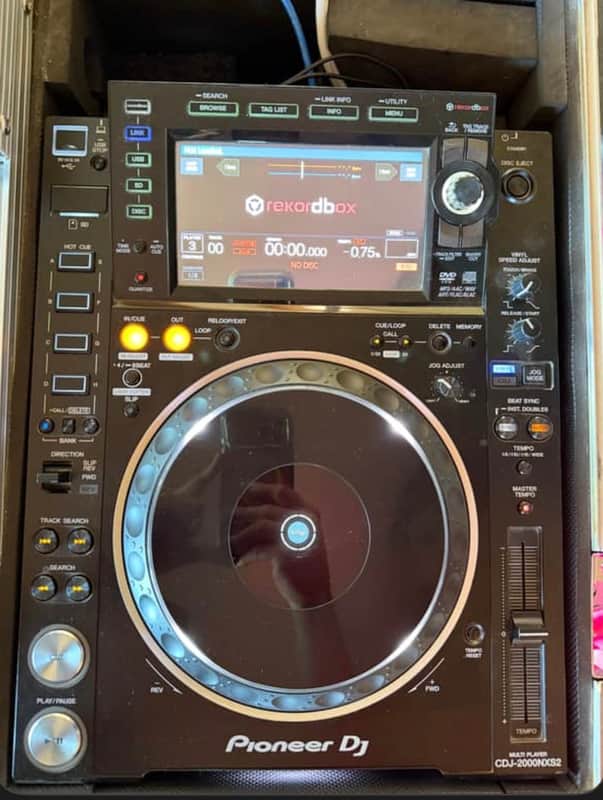 2x Pioneer CDJ-2000NXS2 Professional Multi Player 2010s - Black image 1