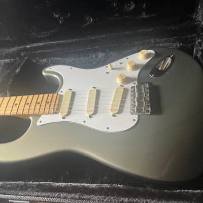 Fender Eric Clapton Artist Series Stratocaster with Lace Sensor Pickups 1988 - 2000 - Pewter image 3