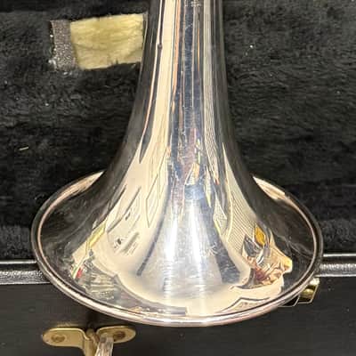 Bach Stradivarius Trumpet Model 37G, Silver Finish, Gold Brass Bell image 5