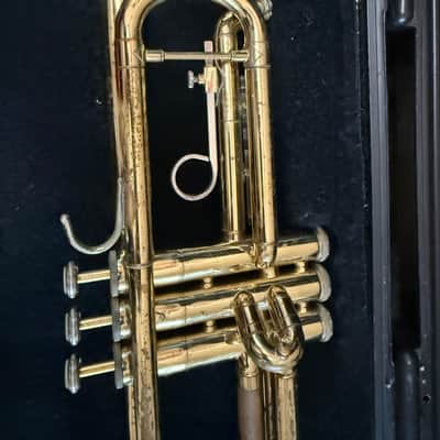 Bach TR300 Student Trumpet image 3