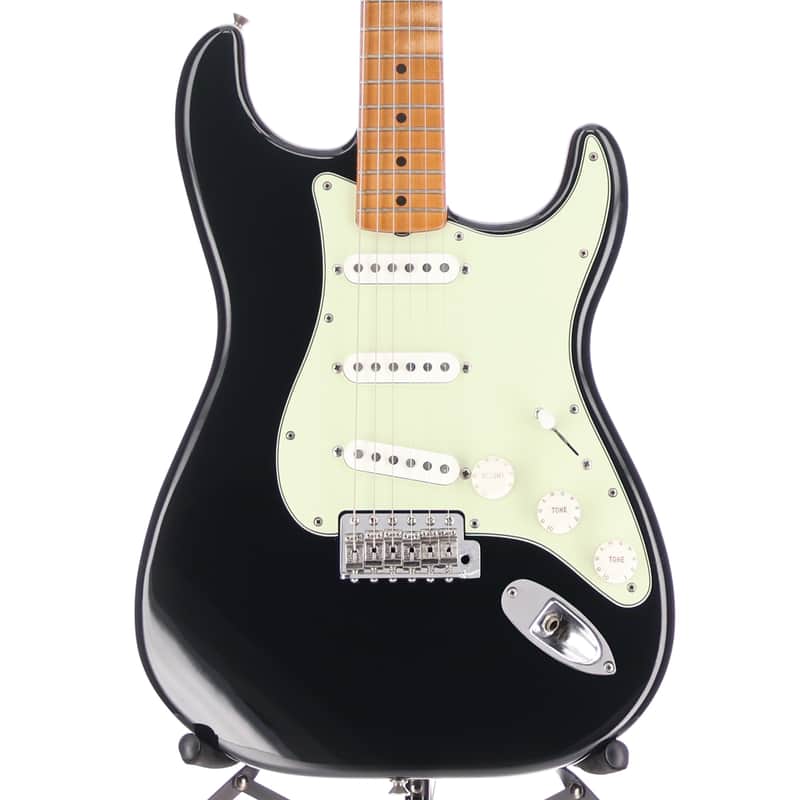 Fender Certified Pre-Owned Vintera® II Road Worn® '60s Stratocaster®, Maple Fingerboard, Black (N7) (84282)
