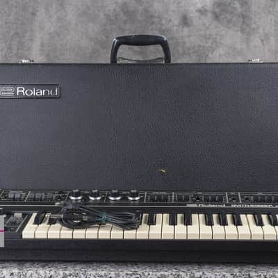 Roland SH-2 Analog Synthesizer w/Hard case in Very Good condition