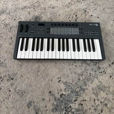 Novation FLkey 37 MIDI Keyboard Controller 2022 - 2026 - Black