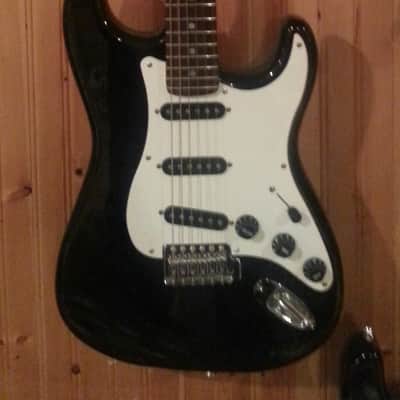 Fender 50th Anniversary Squier Strat - 22 Frets - Full Width Body - Tuxedo Pickguard image 8