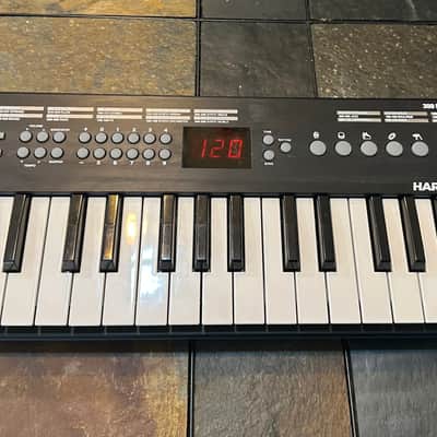 Alesis Harmony 32 Portable Keyboard 2016 - Present - Black image 2