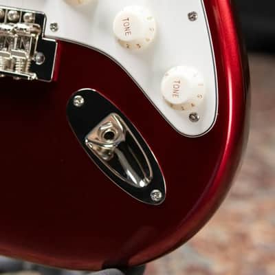 Squier Classic Vibe '60s Stratocaster Electric Guitar - Candy Apple Red image 11