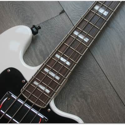 LAKLAND "Series Decade White" image 4