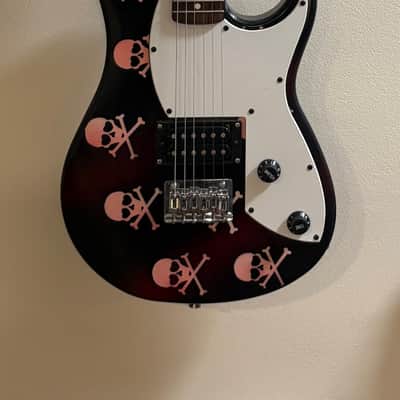 Peavey Rockmaster - Whimsical Skulls finish image 1