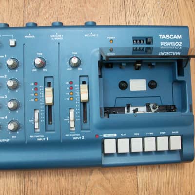TASCAM 02 1990s - blue image 2