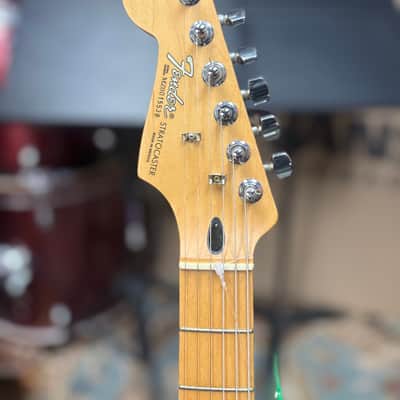 Fender Standard Stratocaster Left-Handed with Maple Fretboard 2006 - 2017 - Black image 5